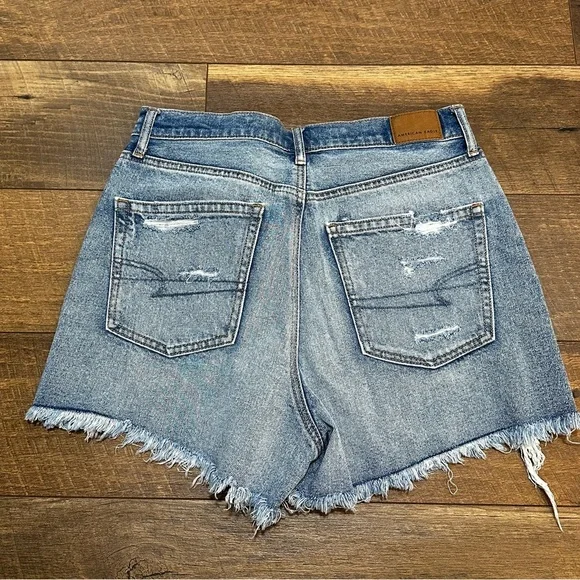 American Eagle Women's Distressed Highest Rise 90s Boyfriend Short Size 8 - Picture 5 of 5